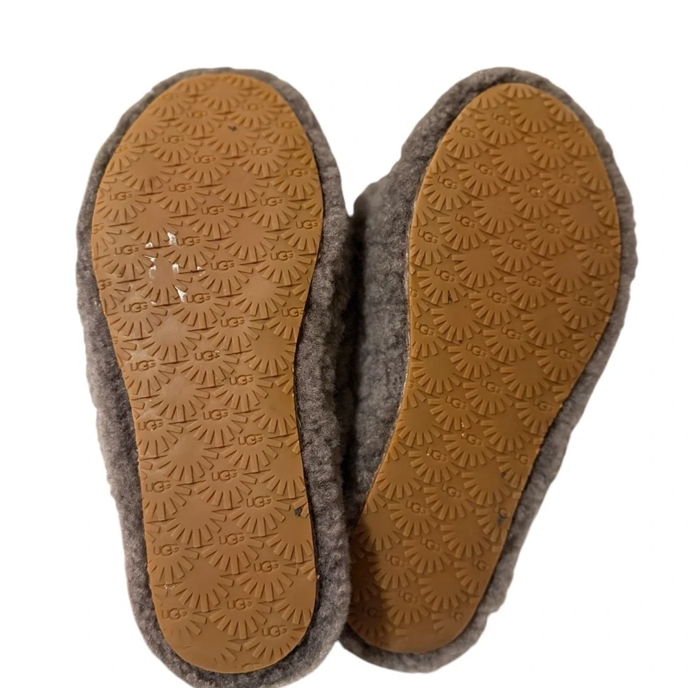 UGG Slippers Fluff Yeah Slides Fuzzy with Strap... Cozy Furry Slipper